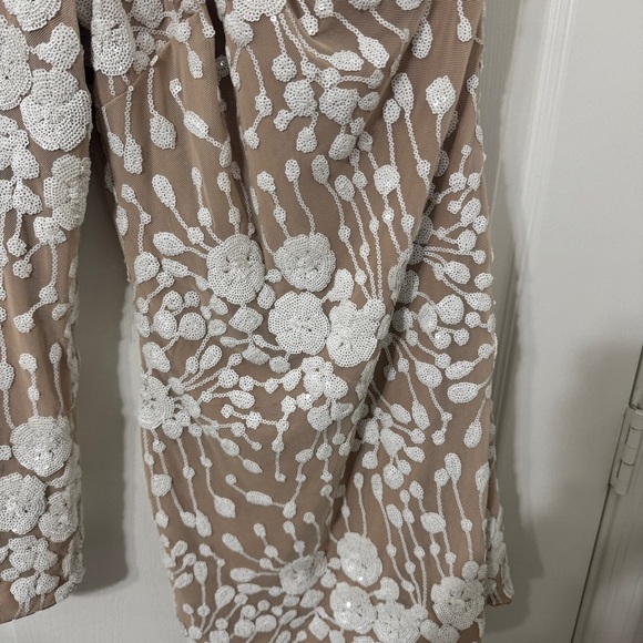 Dress the Population One-Shoulder Floral Mini Dress in White and Tan - Picture 6 of 15